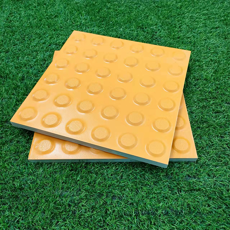 誰(shuí)家便宜我就買誰(shuí)的？盲道磚廠家經(jīng)常聽(tīng)到的一句話